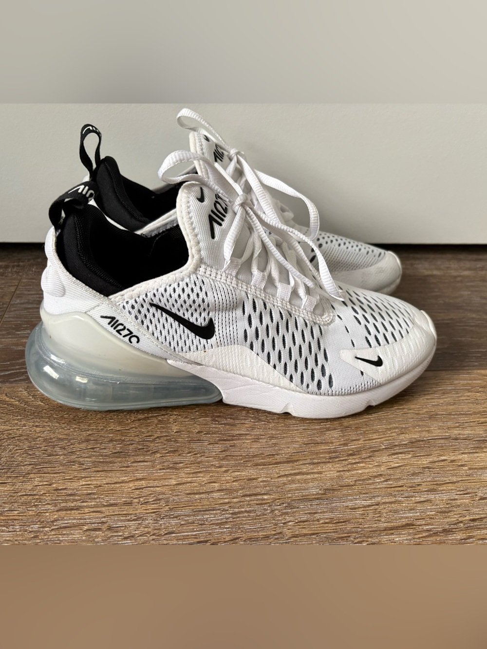 Nike Ladies Air Max 270 White & Black Athletic Sneakers 7.5